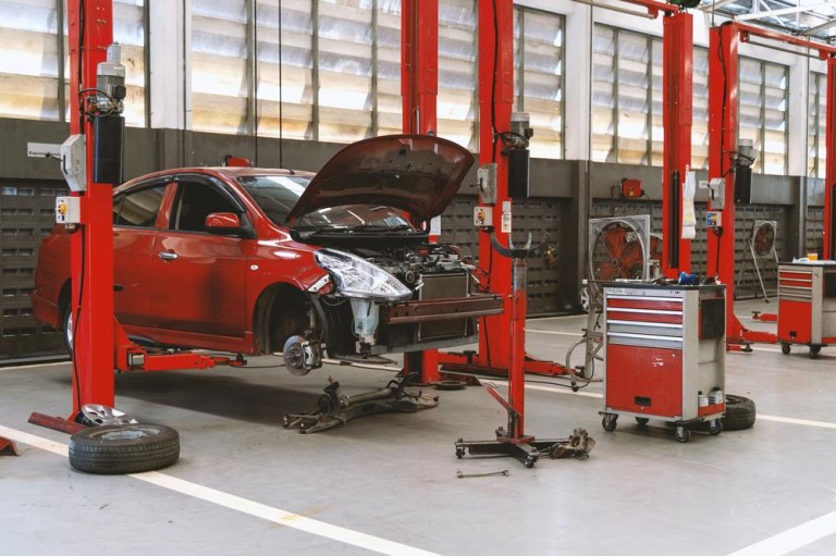 Comment choisir son service de réparation automobile à Épouville ?